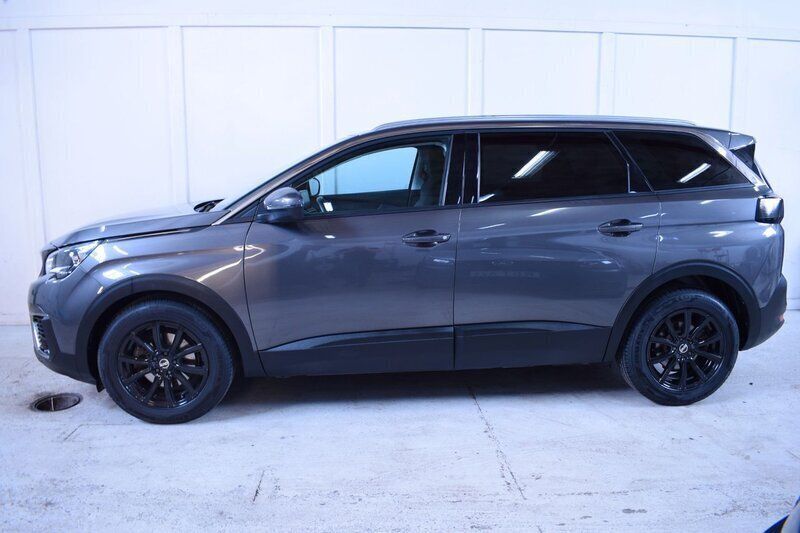 Okänd Begagnad 2017 Peugeot 5008 Minibuss | 179 900 kr (Marknadspris) - Bild 1/4