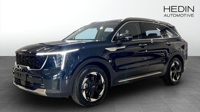 Svart Ny 2025 Kia Sorento Advance SUV | 612 399 kr - Bild 1/4