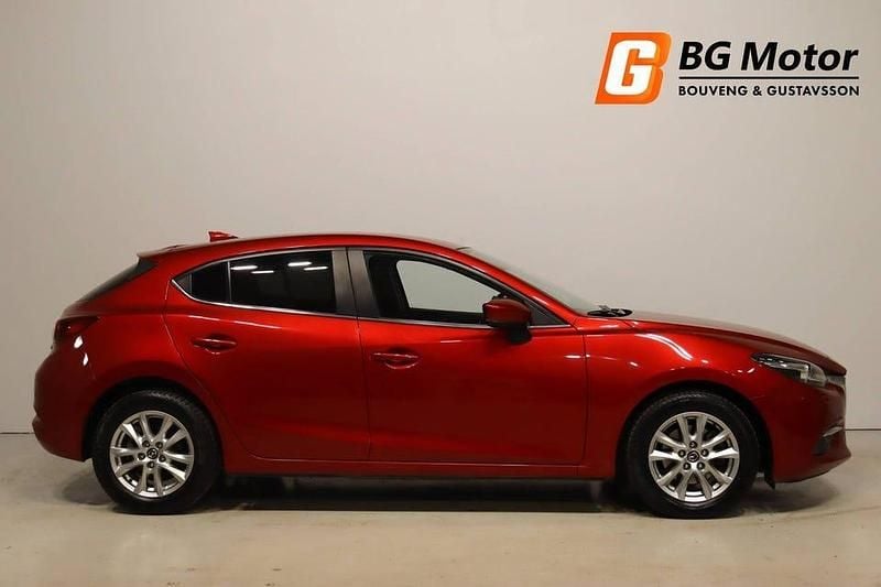 Begagnad Mazda 3 Inclusive 120 HK (88 kW) 2018 Röd Halvkombi