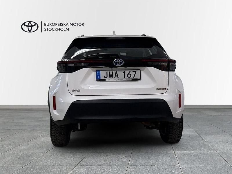 Begagnad Toyota Yaris Hybrid Active 116 HK (85 kW) 2024 Vit