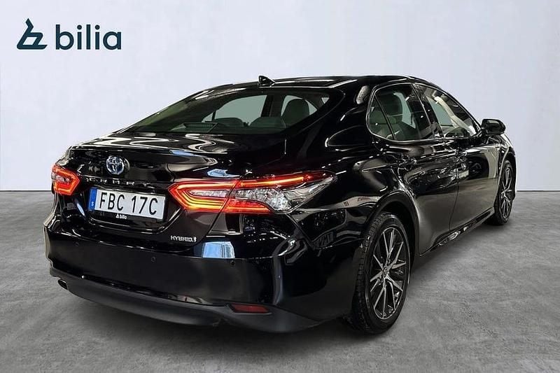 Begagnad Toyota Camry Hybrid Executive 220 HK (161 kW) 2022 Svart Sedan