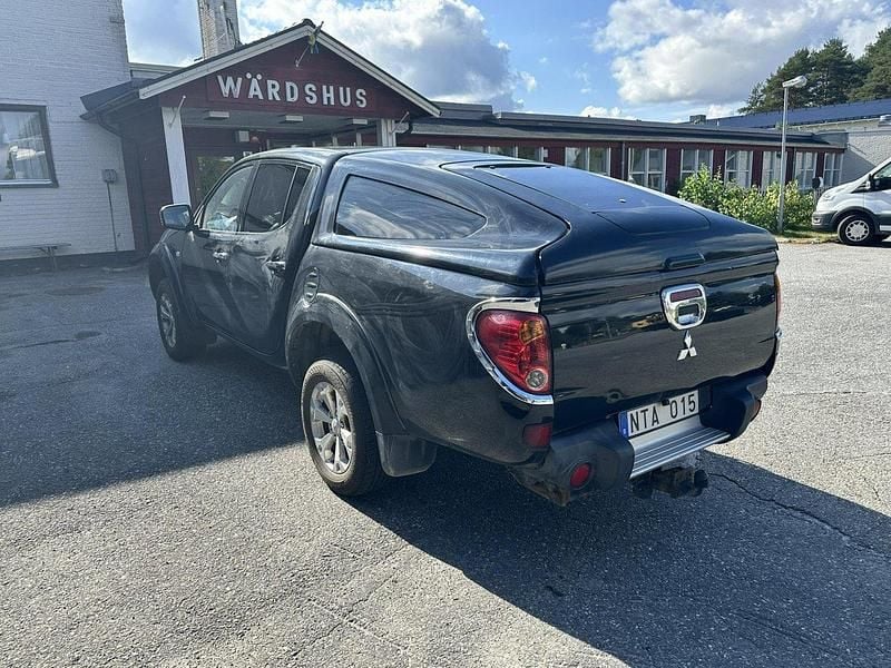 Svart Begagnad 2011 Mitsubishi L200 Pickup | 135 000 kr (Lite dyr) - Bild 1/4