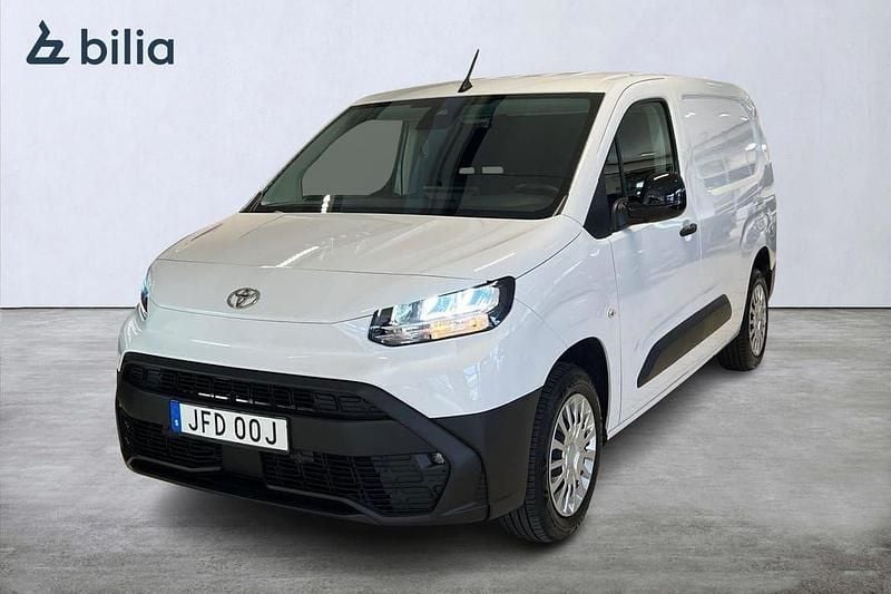 Vit Ny 2025 Toyota Proace City Van | 354 900 kr (Marknadspris) - Bild 1/4