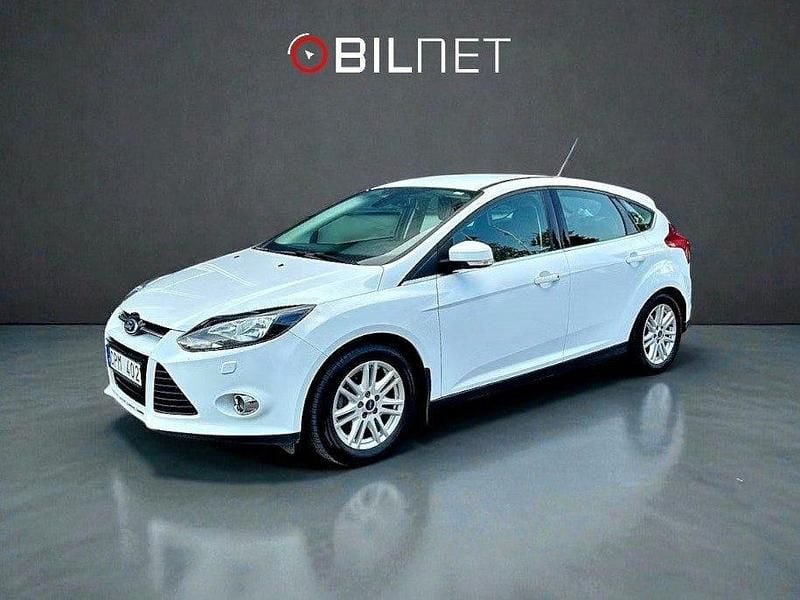 Begagnad Ford Focus Titanium 101 HK (74 kW) 2013 Vit Halvkombi