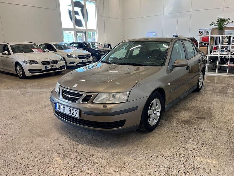 Ljusbrun Begagnad 2003 Saab 9-3 Linear Sedan | 34 900 kr (Lite dyr) - Bild 1/3