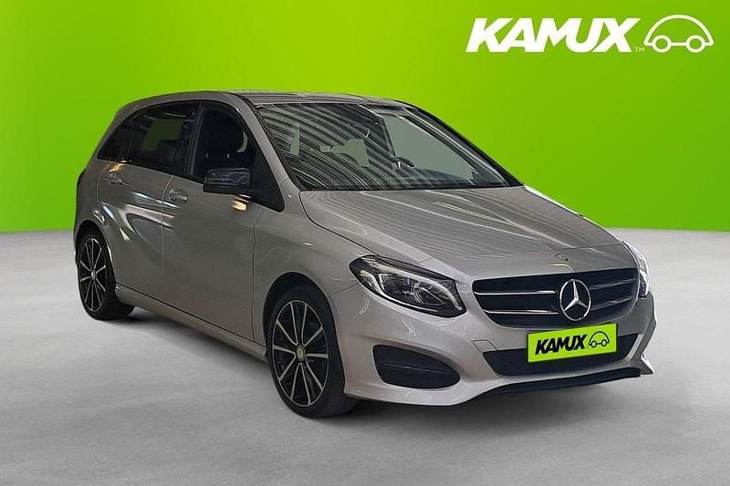 Silver (grå) Begagnad 2017 Mercedes B180 Style Minibuss | 164 700 kr (Marknadspris) - Bild 1/3