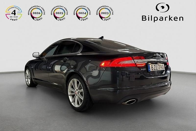 Begagnad Jaguar XF 241 HK (177 kW) 2015 Grå Sedan