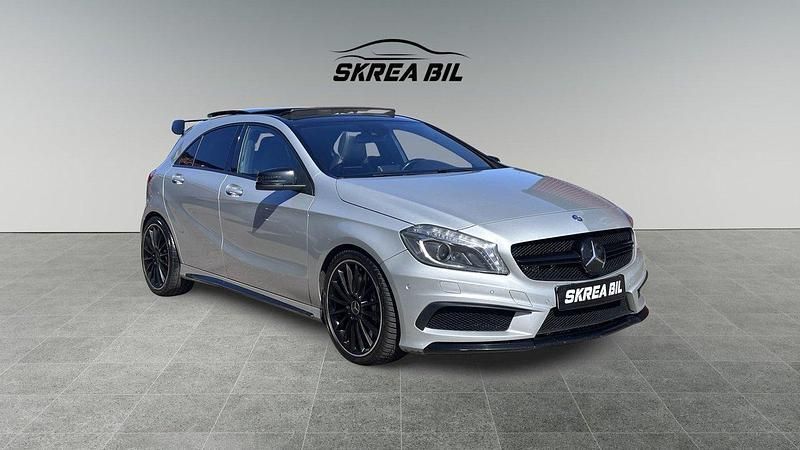 Begagnad 2013 Mercedes A45 AMG AMG Halvkombi | 179 900 kr (Bra pris) - Bild 1/4