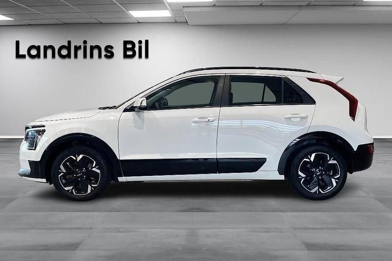 Begagnad Kia e-Niro 150 kW (204 HK) 2022 Vit (clear white) SUV