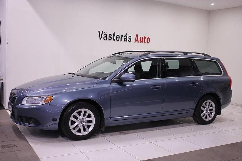 Begagnad Volvo V70 Momentum 179 HK (131 kW) 2011 Blå Kombi