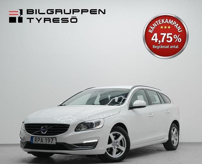 Vit Begagnad 2015 Volvo V60 Momentum Kombi | 139 900 kr (Marknadspris) - Bild 1/4
