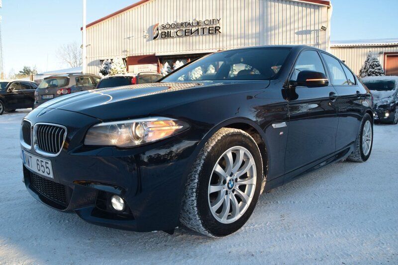 Svart Begagnad 2013 BMW 520 M Sport Sedan | 139 900 kr (Marknadspris) - Bild 1/4