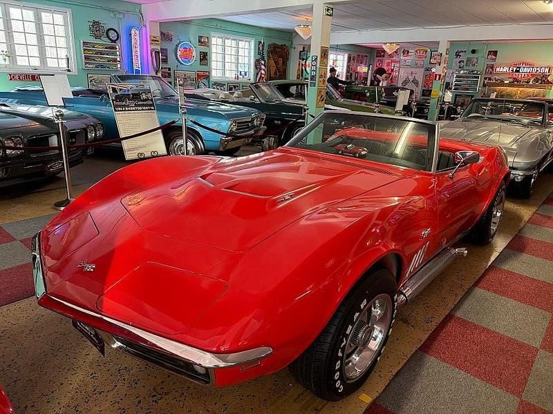 Begagnad Chevrolet Corvette 390 HK (286 kW) 1969 Monza red Cab