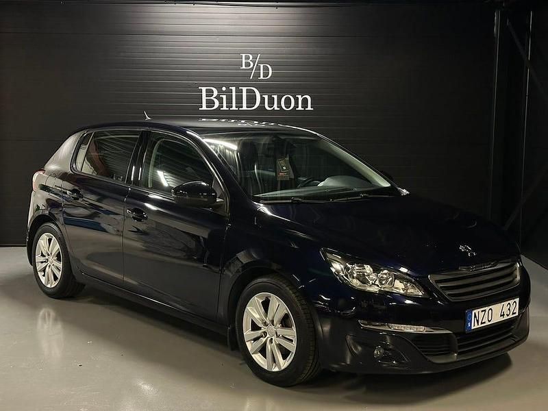 Mörkblå Begagnad 2013 Peugeot 308 Active Halvkombi | 64 900 kr (Marknadspris) - Bild 1/4