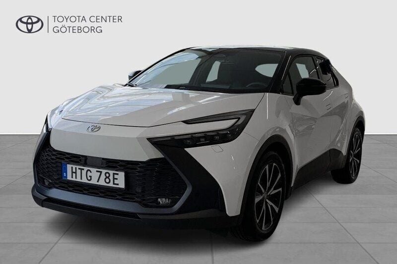 Vit Begagnad 2023 Toyota C-HR Style SUV | 359 900 kr (Marknadspris) - Bild 1/2