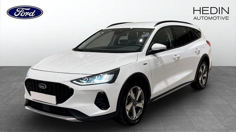 Vit Begagnad 2023 Ford Focus Active Kombi | 219 900 kr (Marknadspris) - Bild 1/4