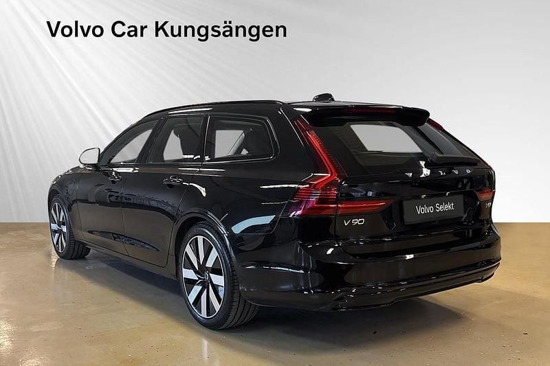 Begagnad Volvo V90 350 HK (257 kW) 2025 Svart Kombi