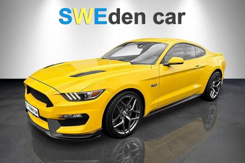 Gul Begagnad 2017 Ford Mustang GT Sportkupé | 349 000 kr (Superpris) - Bild 1/4