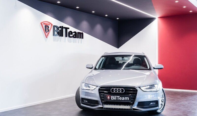 Grå Begagnad 2015 Audi A4 Sport Kombi | 129 900 kr (Marknadspris) - Bild 1/4