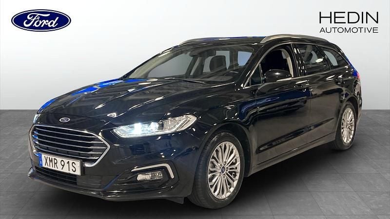 Svart (black) Begagnad 2022 Ford Mondeo Titanium Kombi | 239 900 kr (Marknadspris) - Bild 1/4