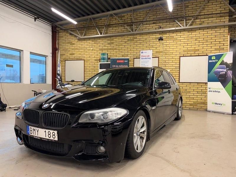 Svart Begagnad 2011 BMW 520 Kombi | 74 900 kr (Bra pris) - Bild 1/4