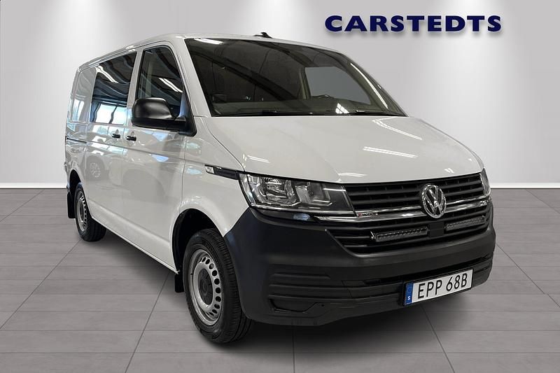 Vit Begagnad 2020 VW Transporter Van | 299 900 kr (Marknadspris) - Bild 1/4