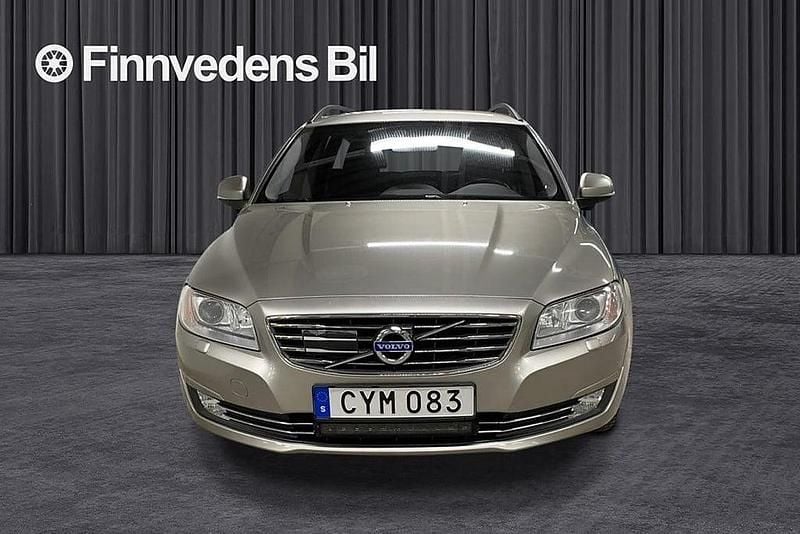 Begagnad Volvo V70 Momentum 151 HK (111 kW) 2015 Brun Kombi