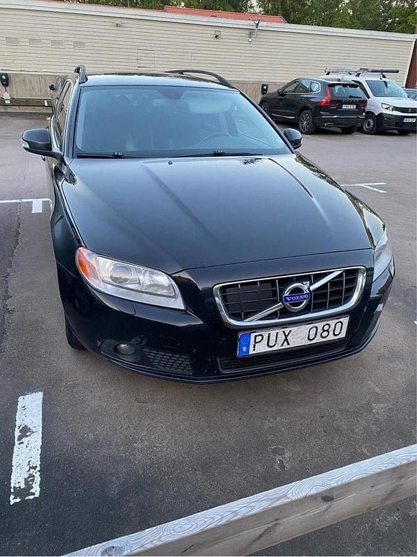 Svart Begagnad 2011 Volvo V70 Momentum Kombi | 55 000 kr (Bra pris) - Bild 1/4