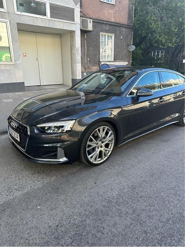 Grå Begagnad 2020 Audi A5 Sportback Halvkombi | 269 000 kr (Bra pris) - Bild 1/4