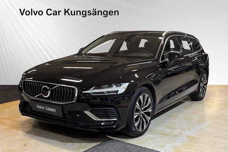Svart Begagnad 2023 Volvo V60 Core Kombi | 384 900 kr (Bra pris) - Bild 1/3