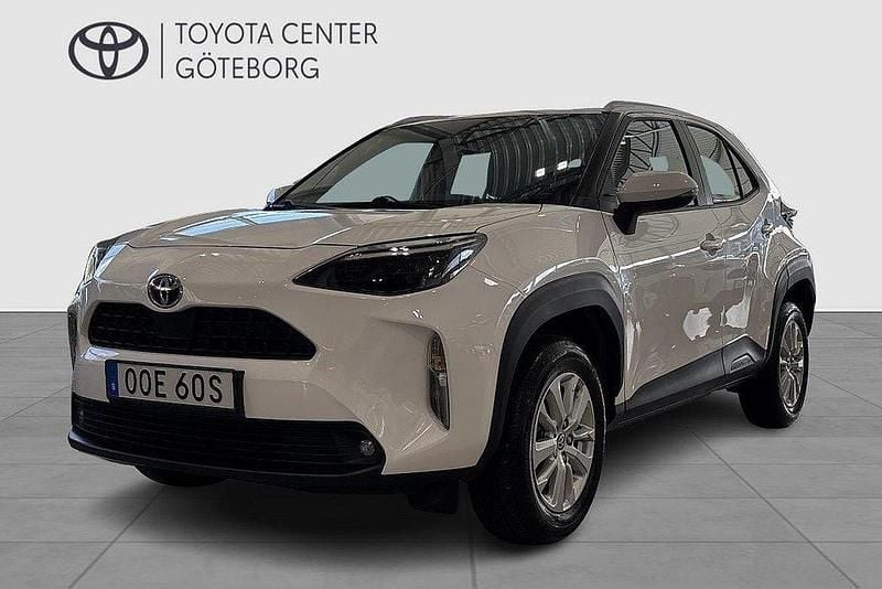 Vit Begagnad 2022 Toyota Yaris Cross Active SUV | 259 900 kr (Marknadspris) - Bild 1/2