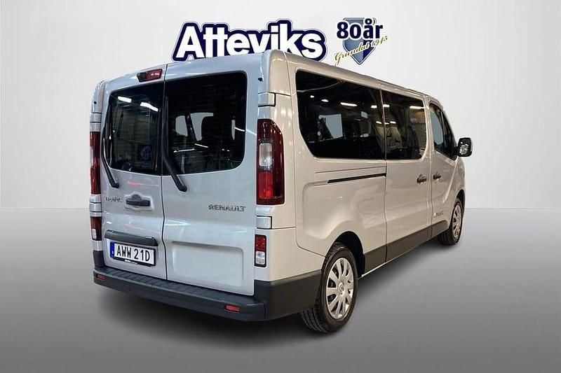 Begagnad Renault Trafic 121 HK (88 kW) 2019 Silver Minibuss