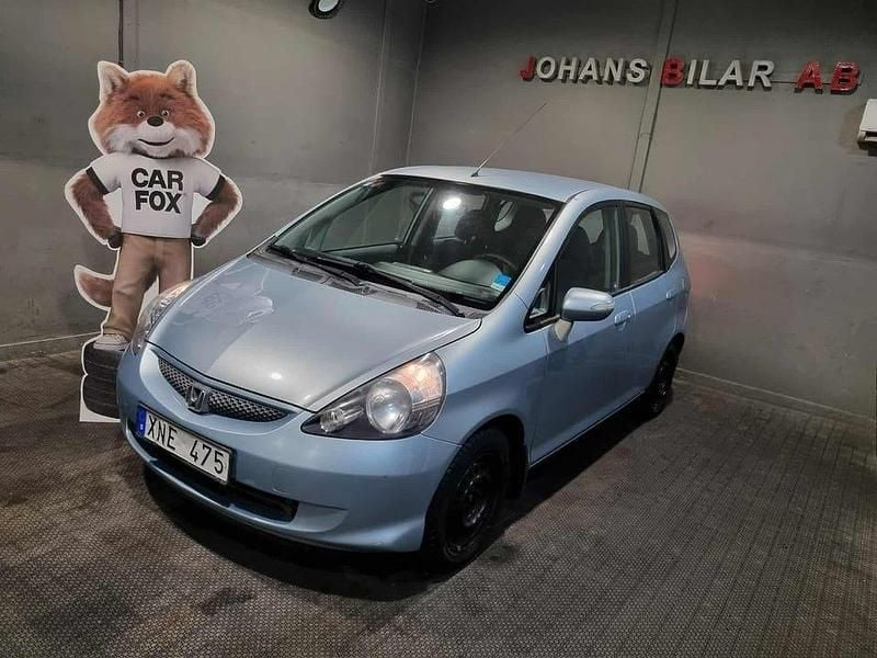 Begagnad Honda Jazz 83 HK (61 kW) 2006 Ljusblå Halvkombi