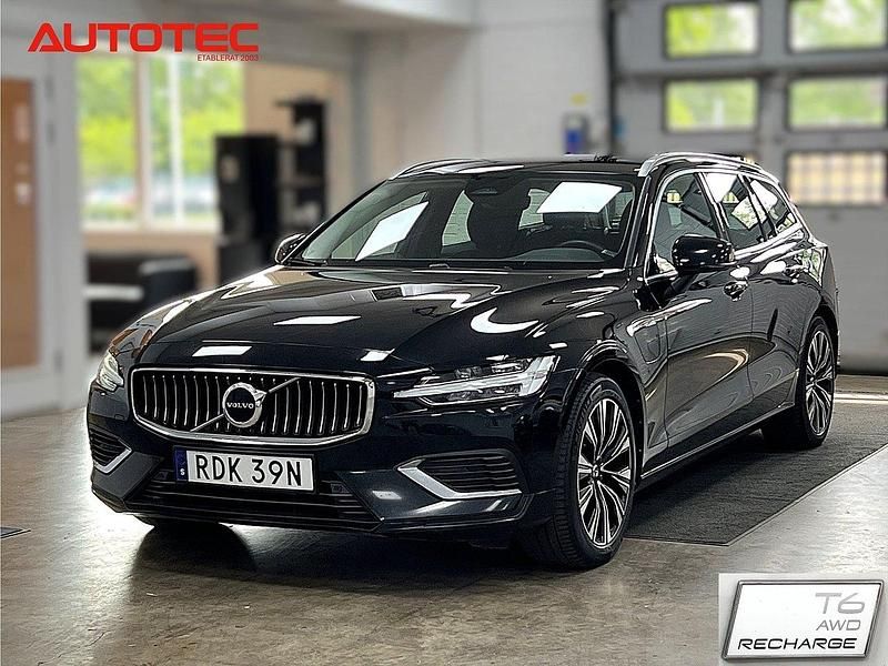 Svart Begagnad 2022 Volvo V60 Kombi | 299 500 kr (Marknadspris) - Bild 1/4