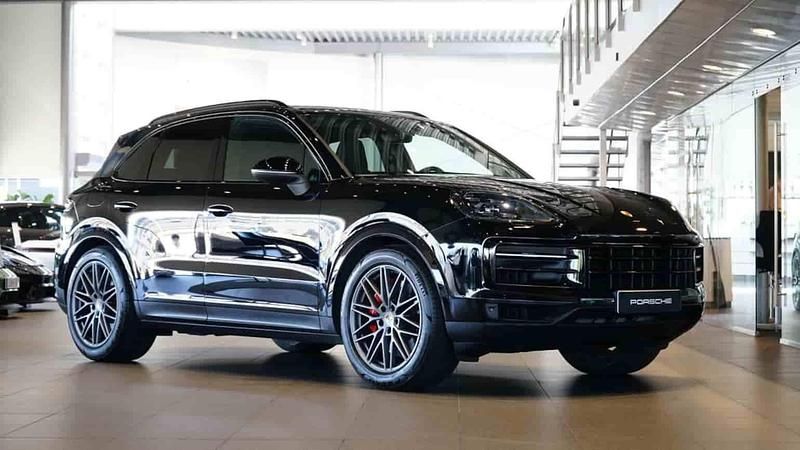 Svart Begagnad 2024 Porsche Cayenne S SUV | 1 299 000 kr - Bild 1/1