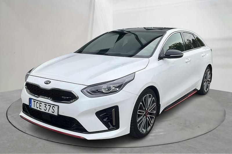 Vit Begagnad 2019 Kia Ceed | 214 900 kr - Bild 1/4