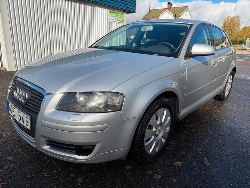 Silver Begagnad 2008 Audi A3 Sportback Attraction Halvkombi | 34 500 kr (Marknadspris) - Bild 1/4