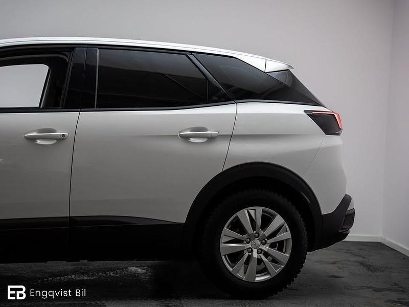 Begagnad Peugeot 3008 Active 120 HK (88 kW) 2017 Vit SUV