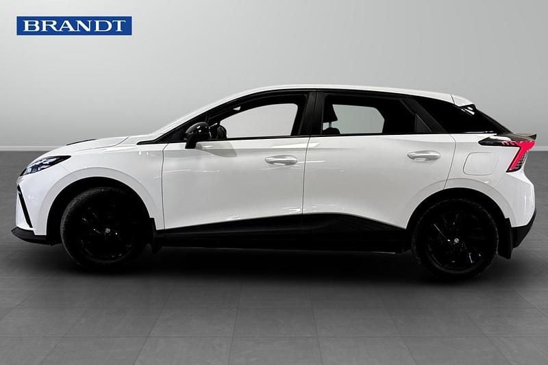 Begagnad MG MG4 EV 125 kW (171 HK) 2023 Vit Halvkombi