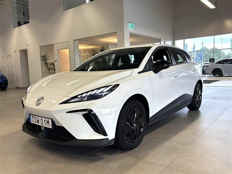 Vit Begagnad 2023 MG MG4 EV Halvkombi | 224 900 kr - Bild 1/4