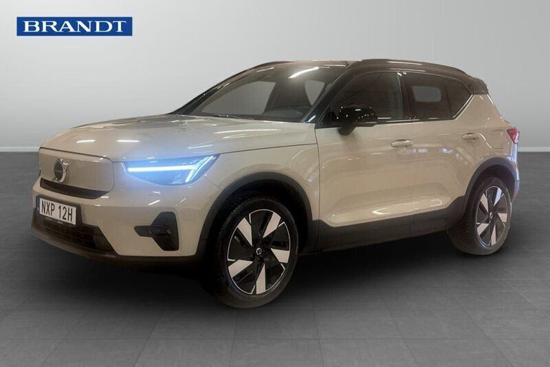 Ljusbrun (brun) Begagnad 2025 Volvo EX40 Plus SUV | 509 900 kr (Superpris) - Bild 1/3
