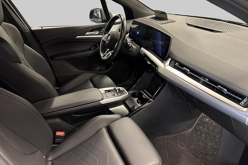 Begagnad BMW 230e Active Tourer 2023 Grå Minibuss