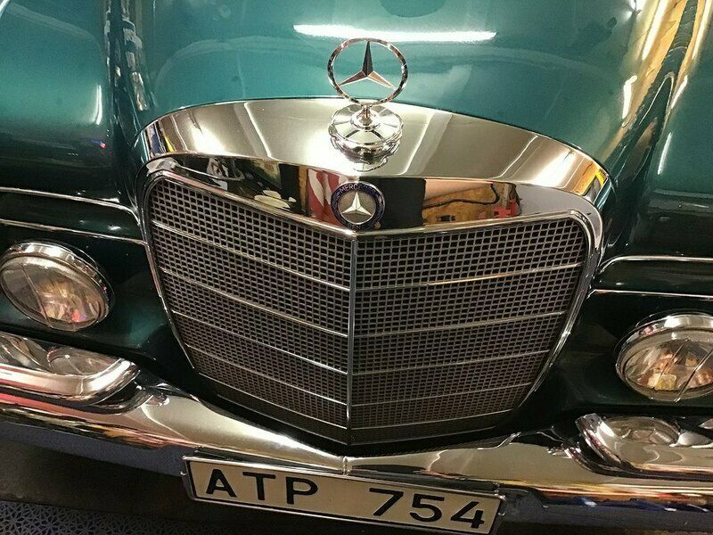 Begagnad Mercedes 220 SE 135 HK (99 kW) 1961 Mörkgrön Sedan