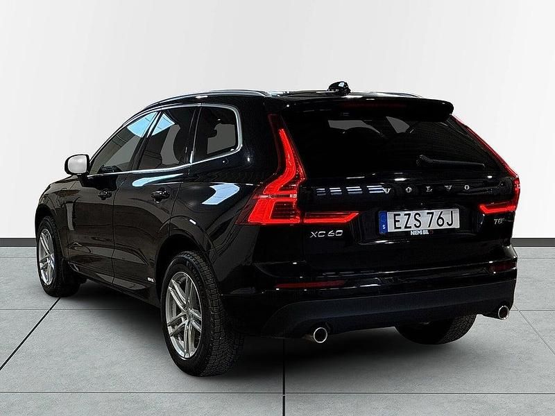 Begagnad Volvo XC60 Momentum 303 HK (222 kW) 2020 Svart SUV