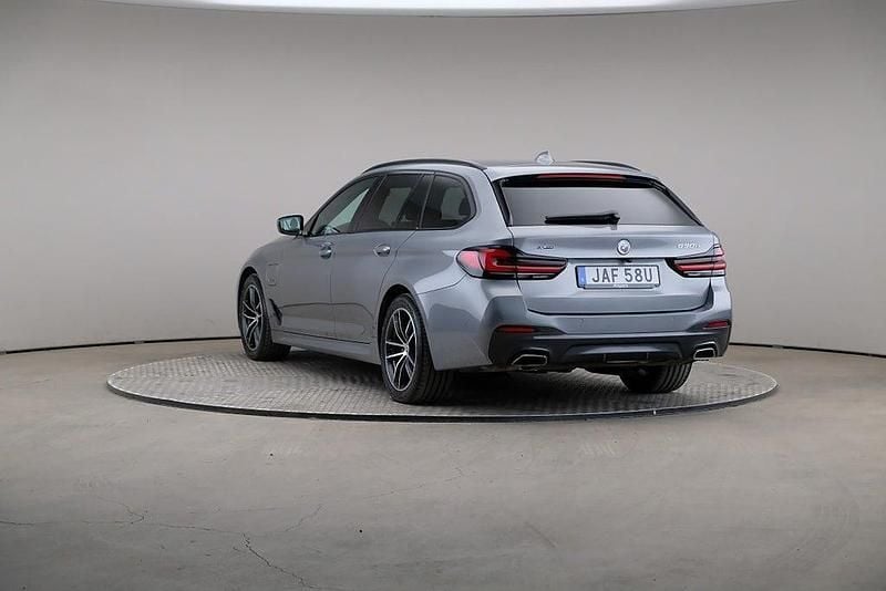 Begagnad BMW 530e M Sport 184 HK (135 kW) 2023 Grå Kombi