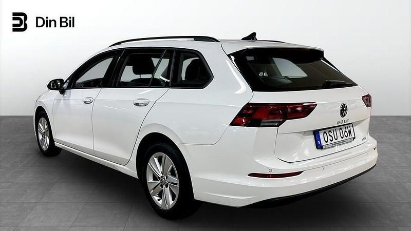 Begagnad VW Golf VIII 131 HK (96 kW) 2022 Vit Kombi