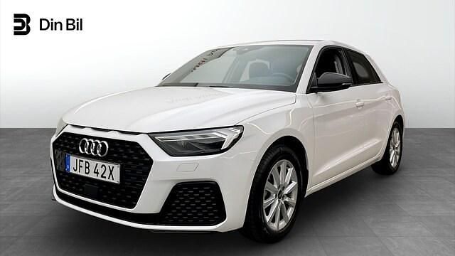 Cortinavit Begagnad 2023 Audi A1 Sportback Proline Halvkombi | 249 000 kr (Marknadspris) - Bild 1/4