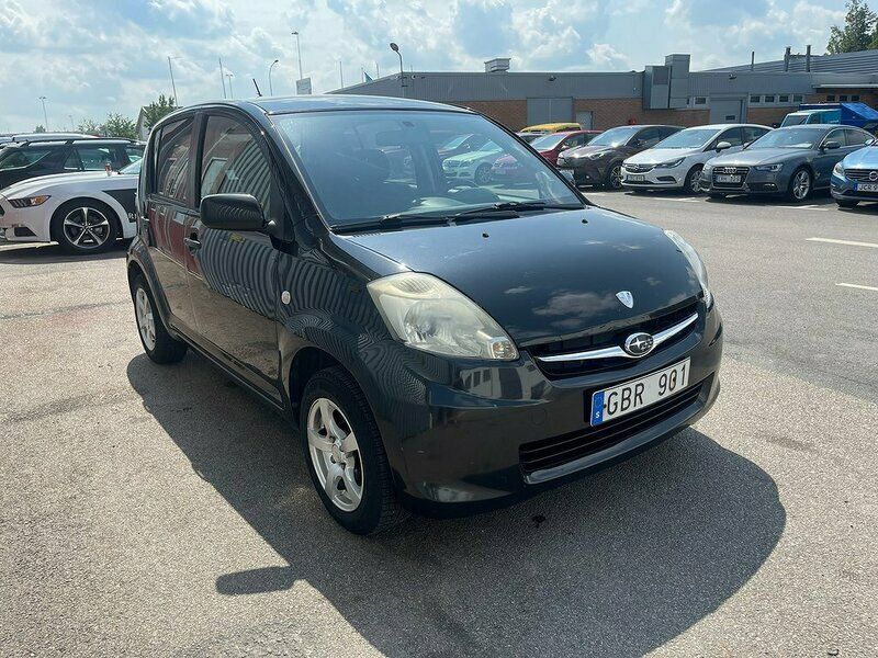 Begagnad Subaru Justy 69 HK (50 kW) 2007 Svart Halvkombi