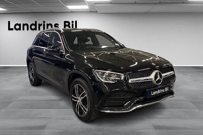 Begagnad Mercedes GLC300e AMG line 306 HK (225 kW) 2021 Svart SUV