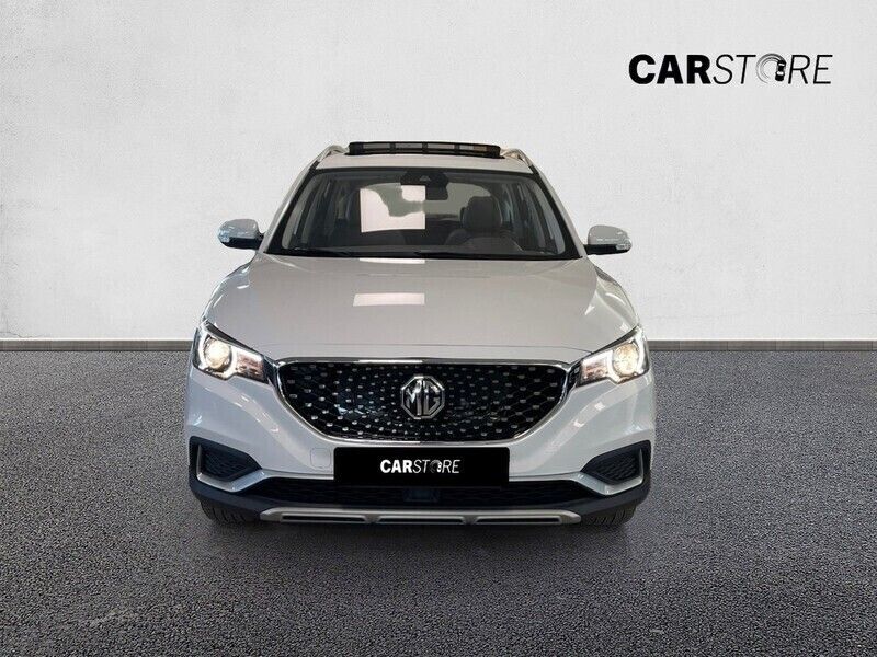 Begagnad MG ZS Luxury 44 kW (61 HK) 2020 Vit Sedan